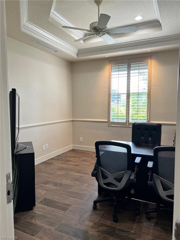 5660 Strand Ct 106, Naples, FL 34110-2