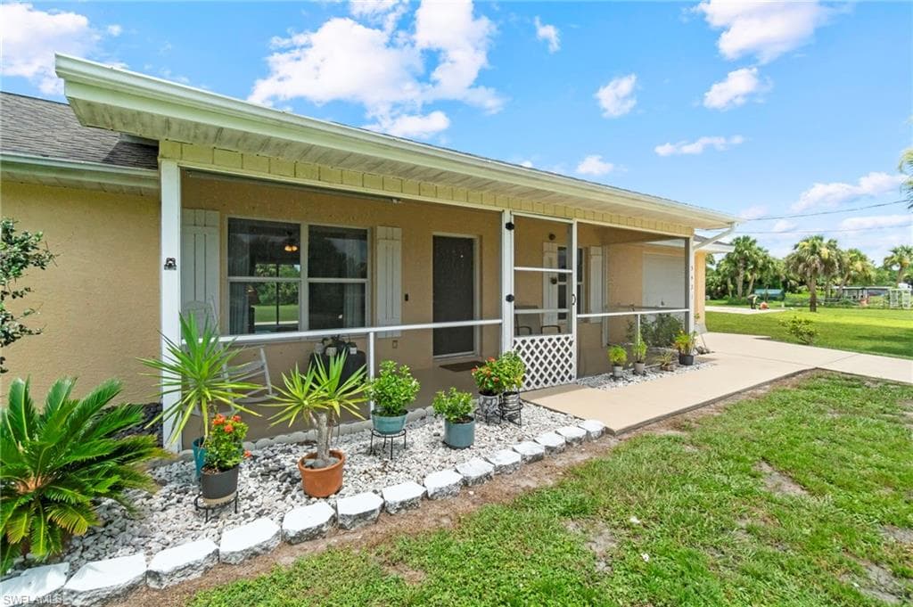 3421 20th Ave NE, Naples, FL 34120-19