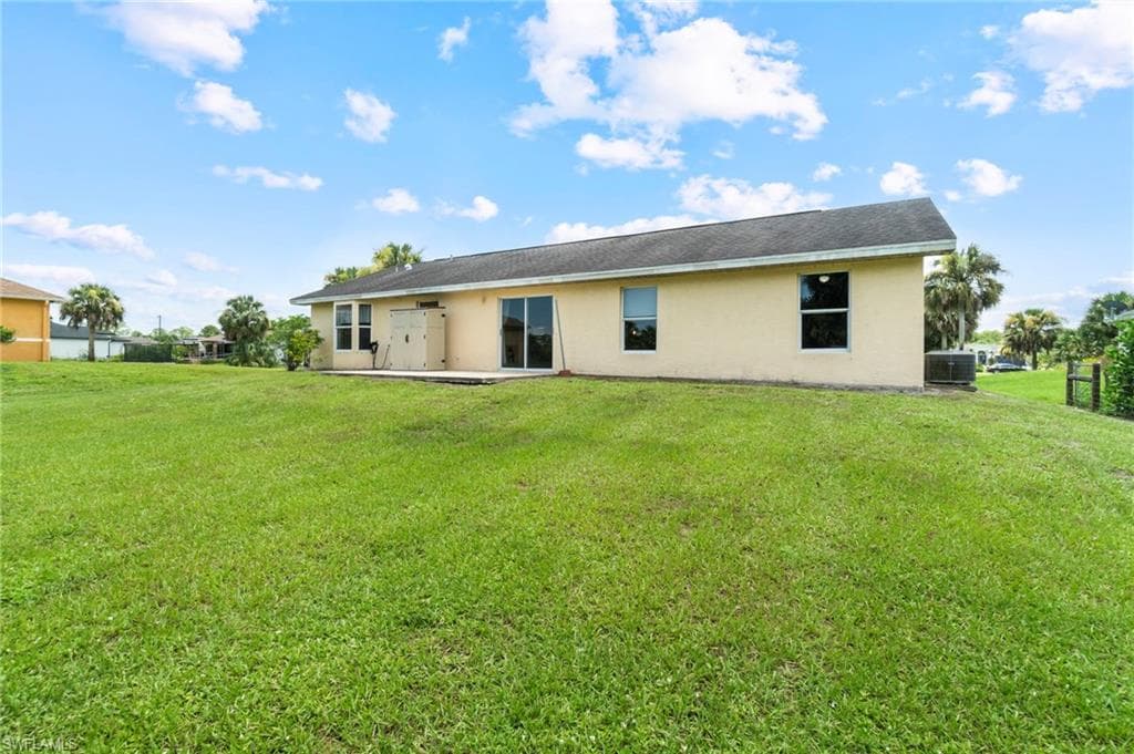 3421 20th Ave NE, Naples, FL 34120-21