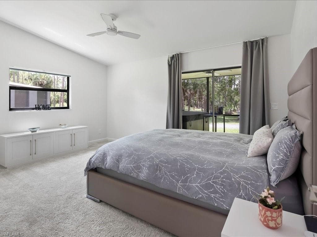 580 5th St NW, Naples, FL 34120-21