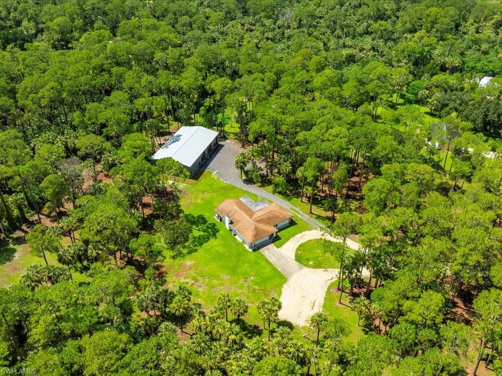 580 5th St NW, Naples, FL 34120-2