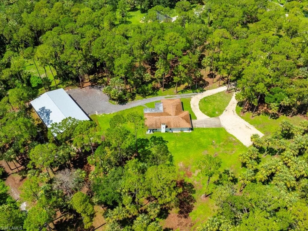 580 5th St NW, Naples, FL 34120-34