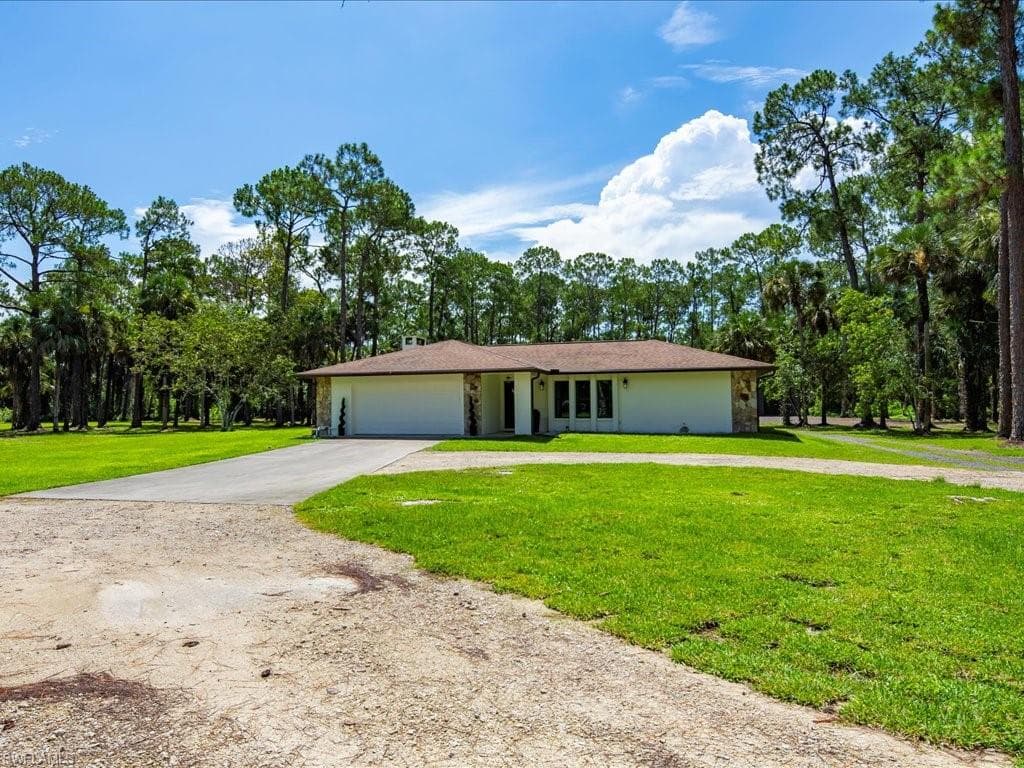 580 5th St NW, Naples, FL 34120-35