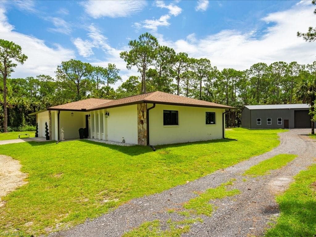 580 5th St NW, Naples, FL 34120-36