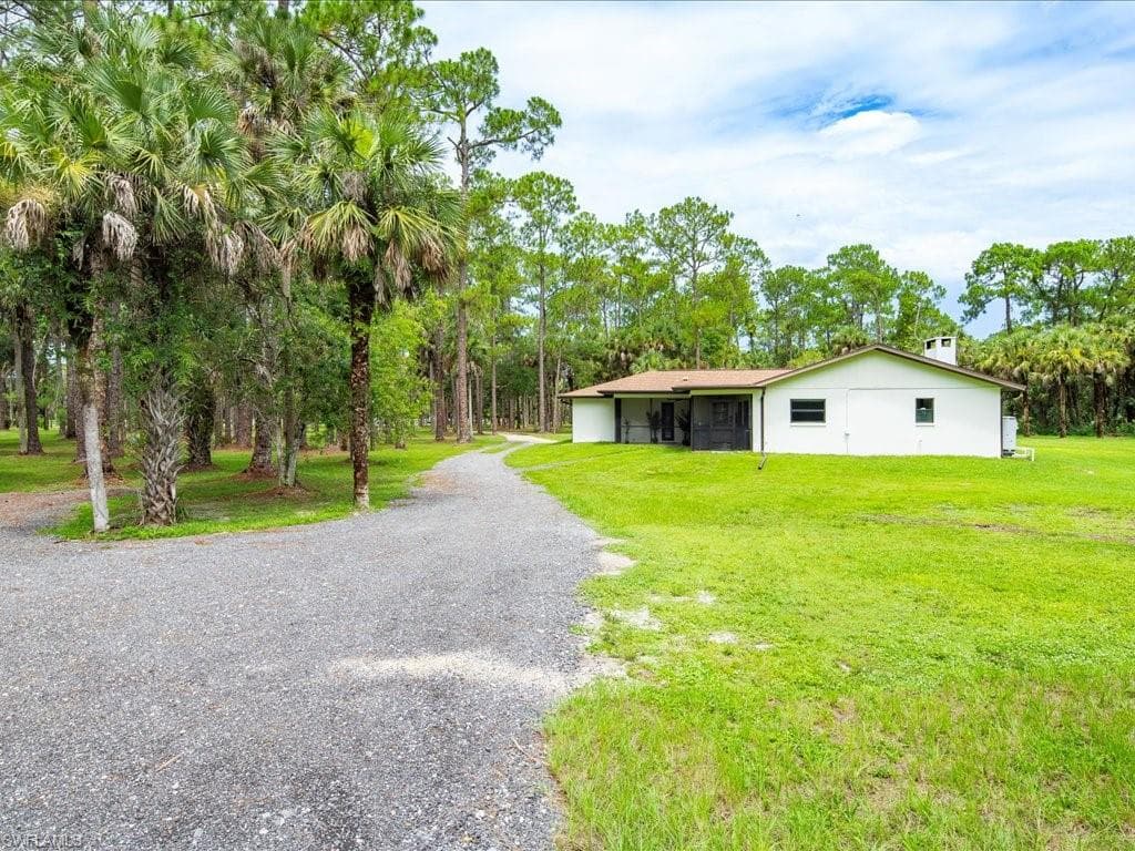 580 5th St NW, Naples, FL 34120-37