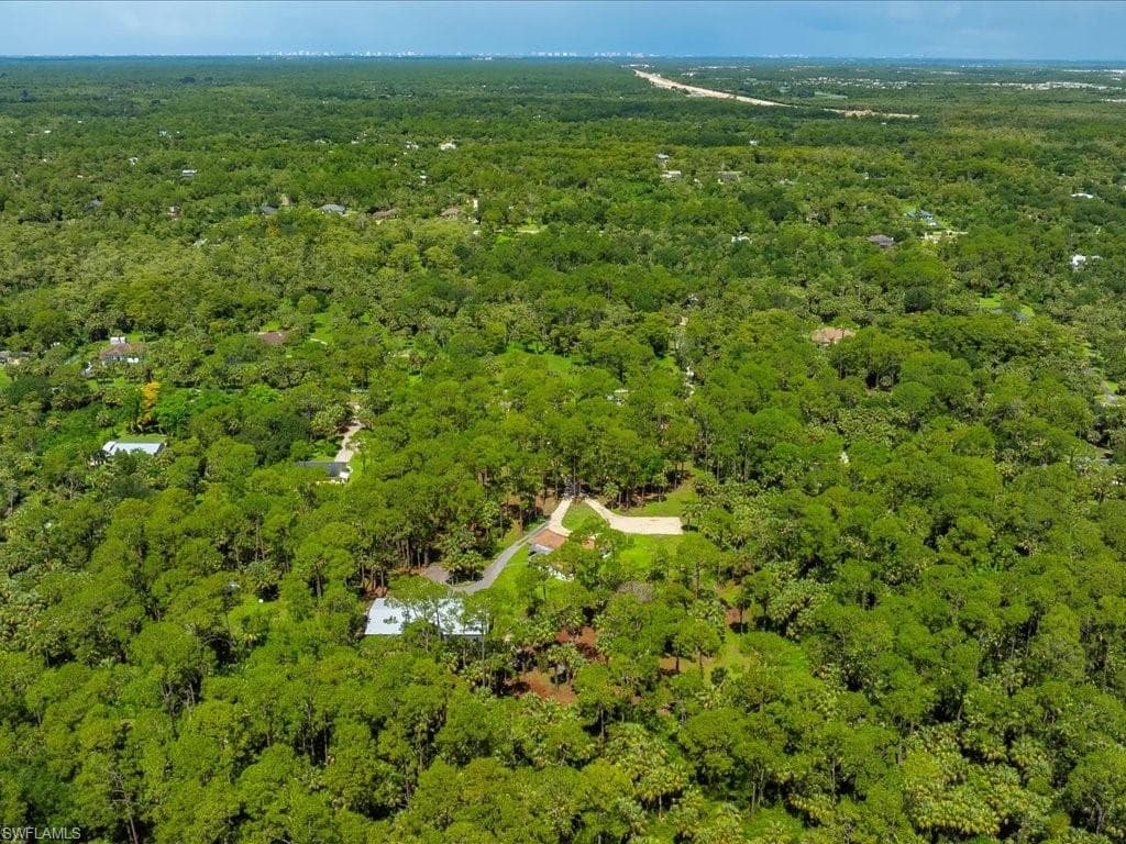 580 5th St NW, Naples, FL 34120-3
