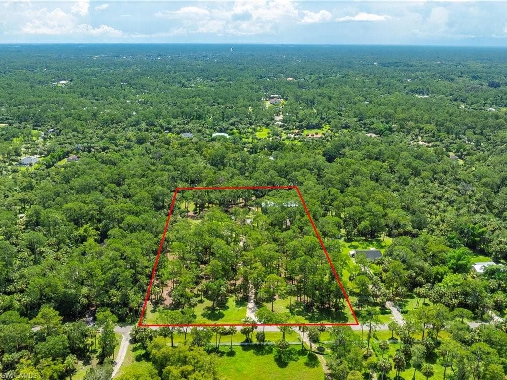 580 5th St NW, Naples, FL 34120-39