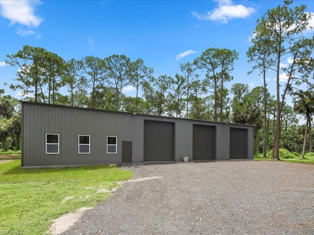 580 5th St NW, Naples, FL 34120-6
