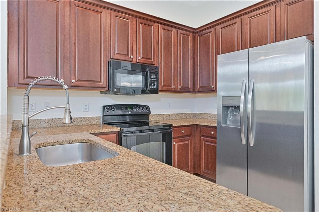 11103 Yellow Poplar Dr, Fort Myers, FL 33913-11