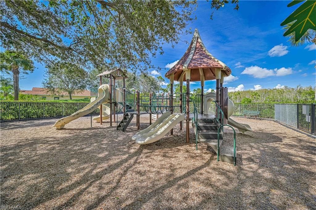 11103 Yellow Poplar Dr, Fort Myers, FL 33913-37