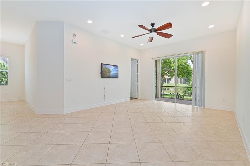 11103 Yellow Poplar Dr, Fort Myers, FL 33913-7