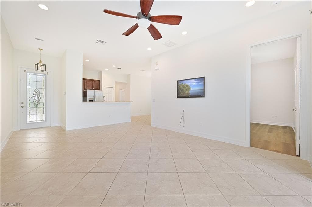 11103 Yellow Poplar Dr, Fort Myers, FL 33913-8