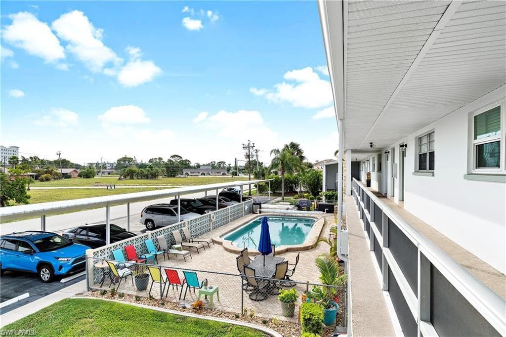 708 Victoria Dr 208, Cape Coral, FL 33904-24