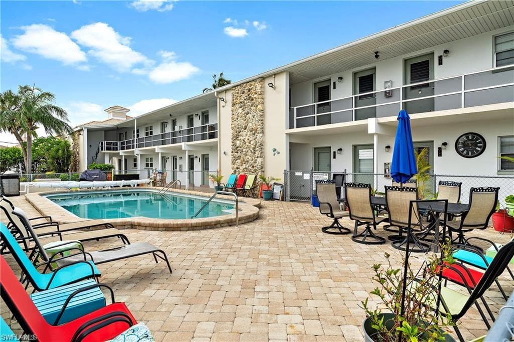 708 Victoria Dr 208, Cape Coral, FL 33904-25