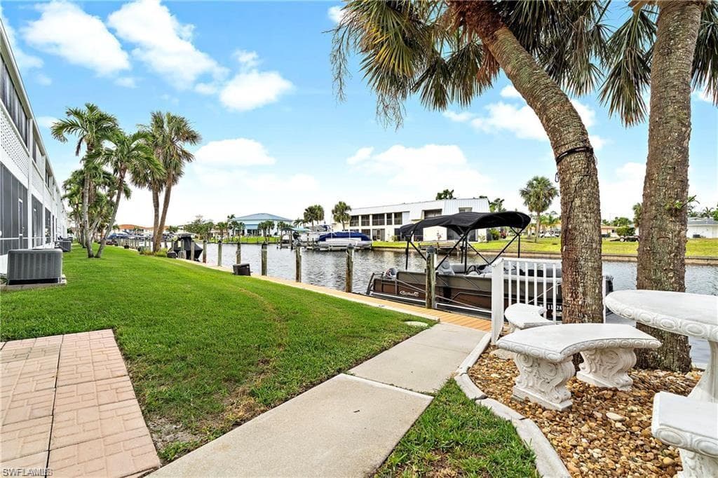 708 Victoria Dr 208, Cape Coral, FL 33904-27