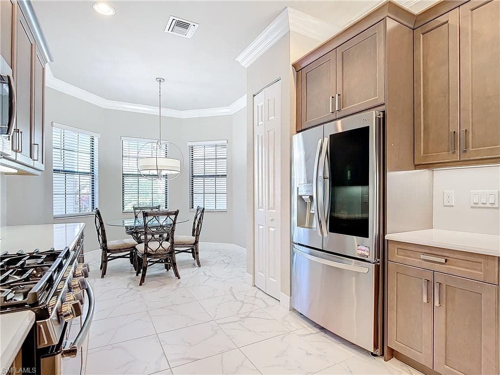 4310 Aurora St, Naples, FL 34119-9
