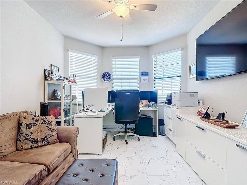 4310 Aurora St, Naples, FL 34119-31