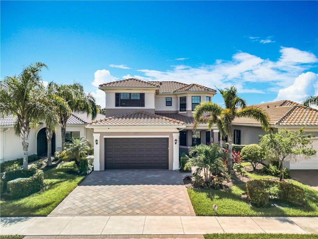 4310 Aurora St, Naples, FL 34119-4