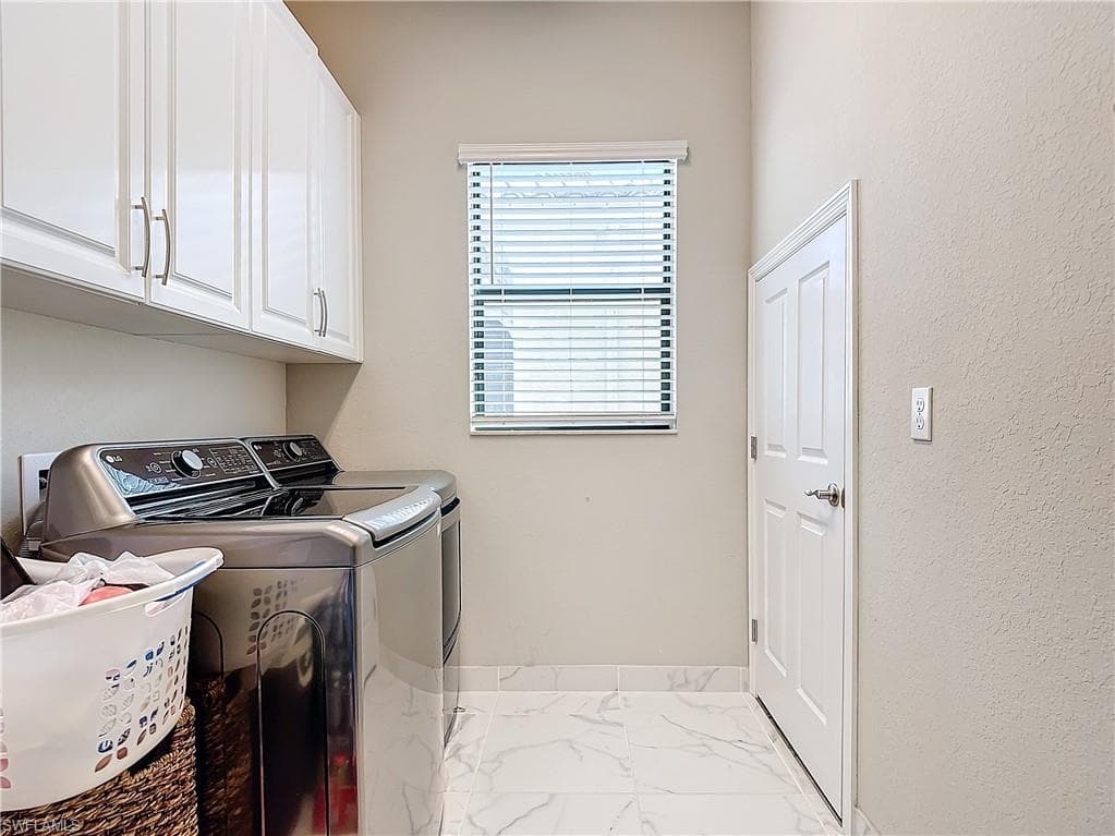 4310 Aurora St, Naples, FL 34119-49