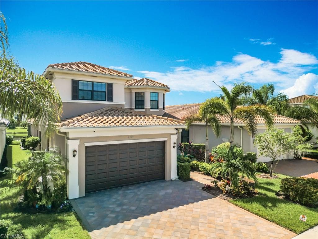 4310 Aurora St, Naples, FL 34119-4