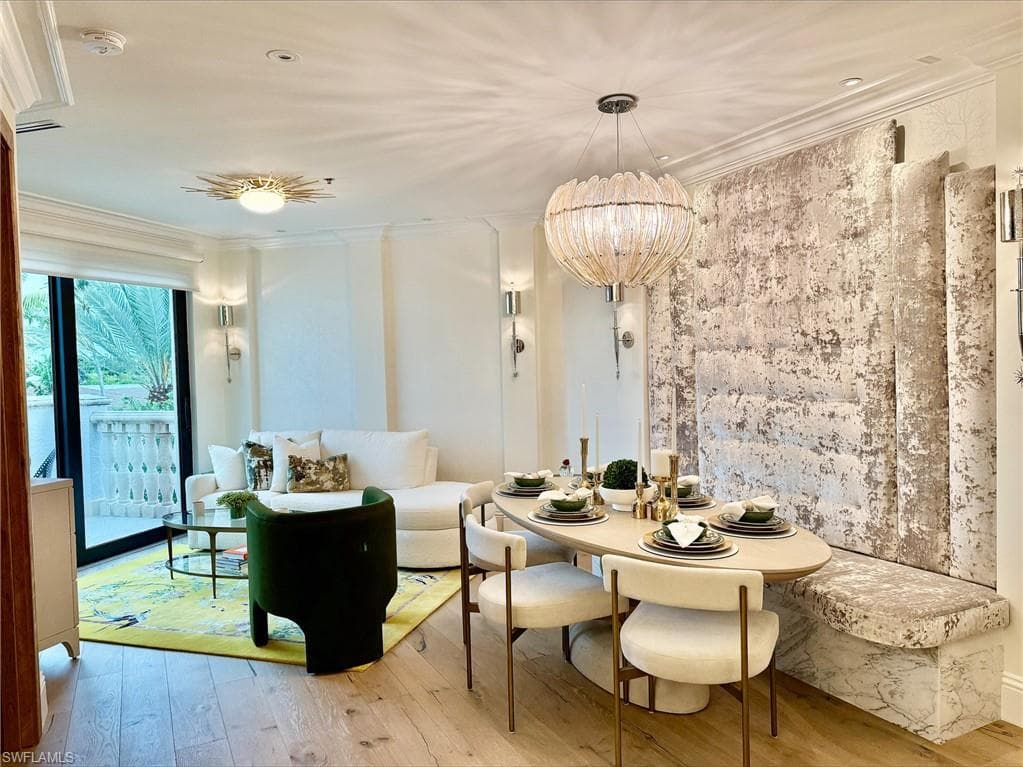 365 5th Ave S 304, Naples, FL 34102-7