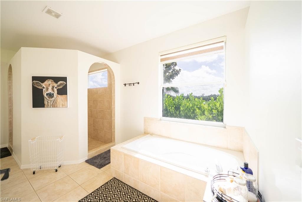 1480 Peach Pl, Naples, FL 34117-16