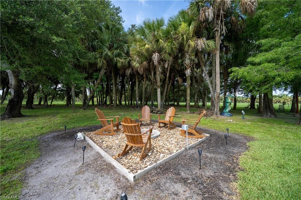 1480 Peach Pl, Naples, FL 34117-29