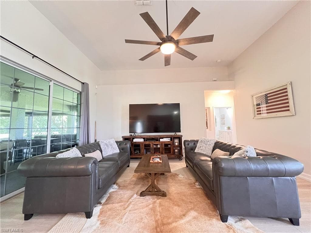1480 Peach Pl, Naples, FL 34117-5