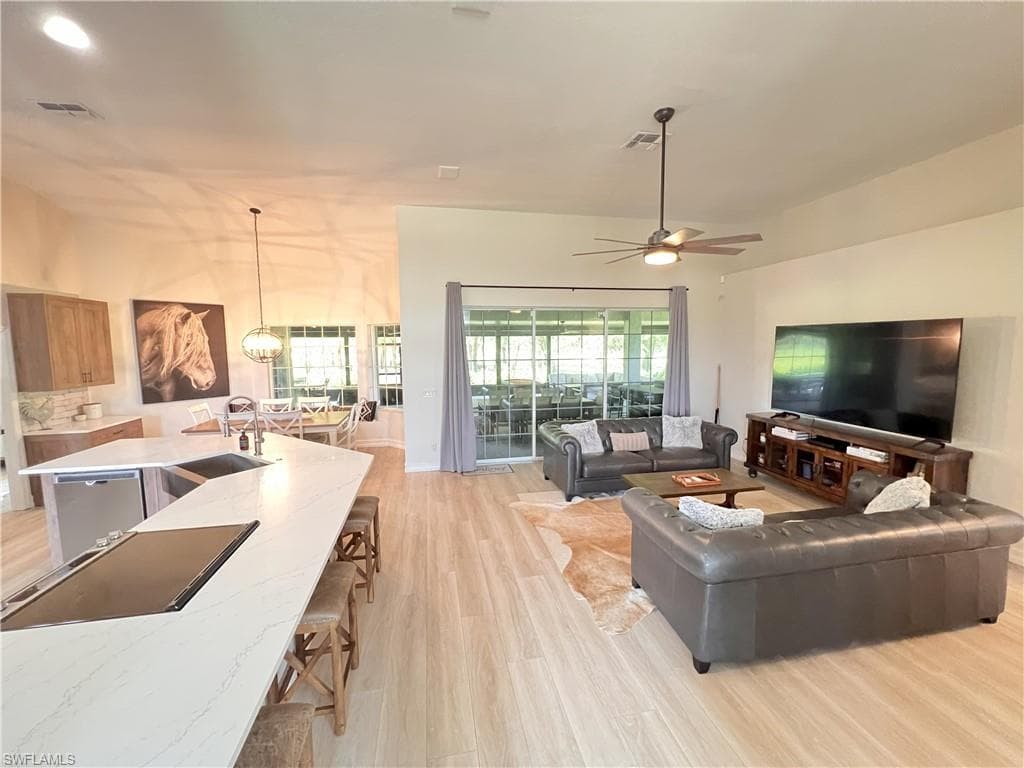 1480 Peach Pl, Naples, FL 34117-6