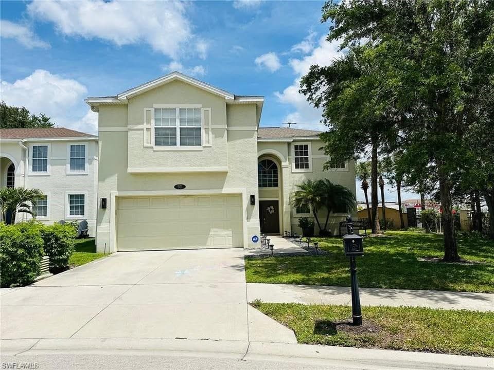 67 Burnt Pine Dr, Naples, FL 34119-1
