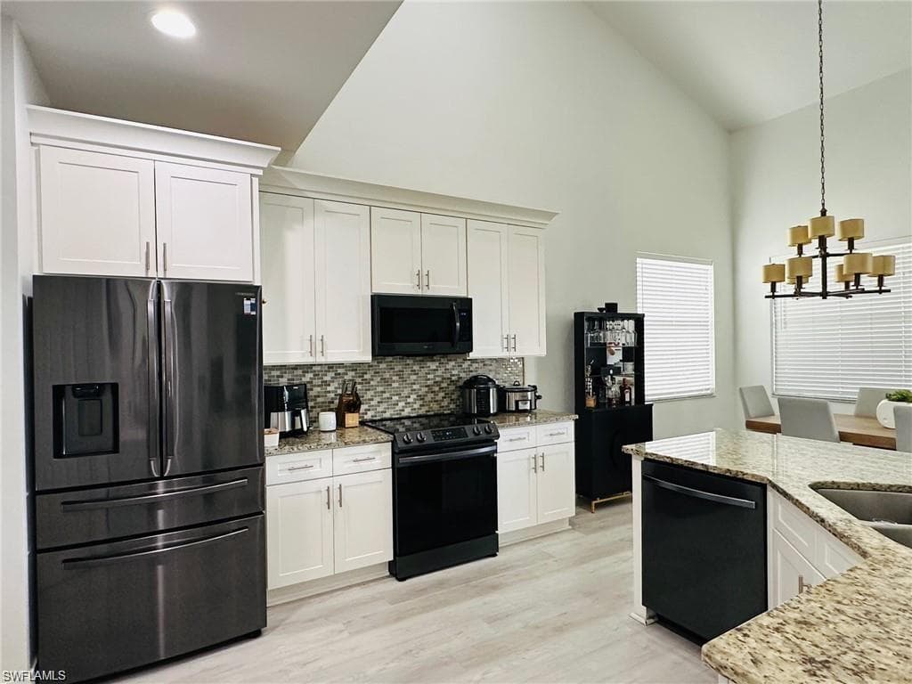 67 Burnt Pine Dr, Naples, FL 34119-8