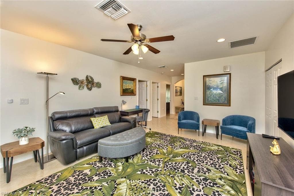 10091 Georgia St, Bonita Springs, FL 34135-15