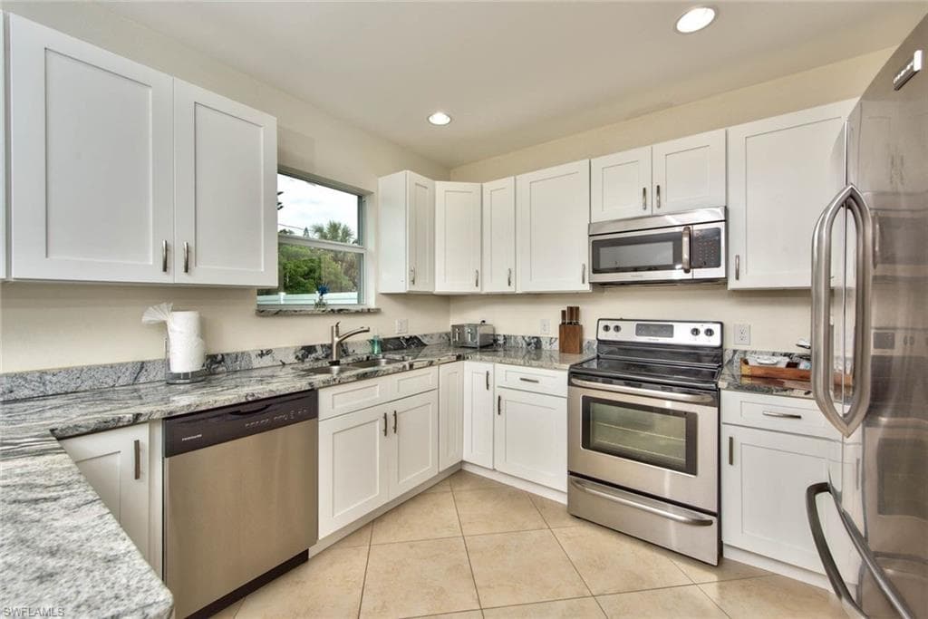 10091 Georgia St, Bonita Springs, FL 34135-21