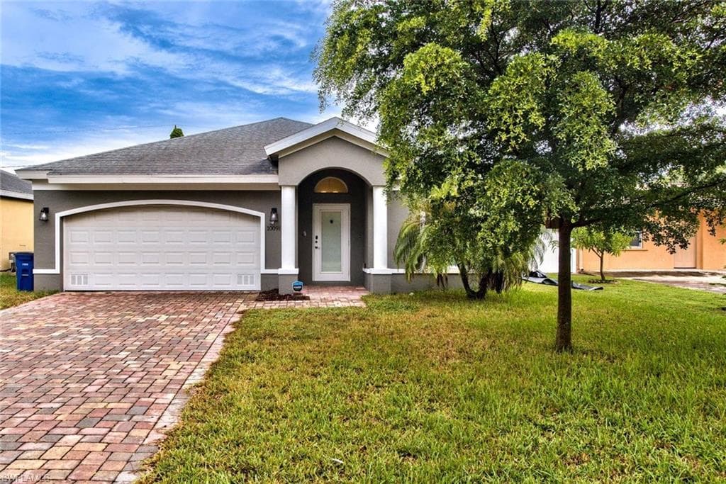 10091 Georgia St, Bonita Springs, FL 34135-4