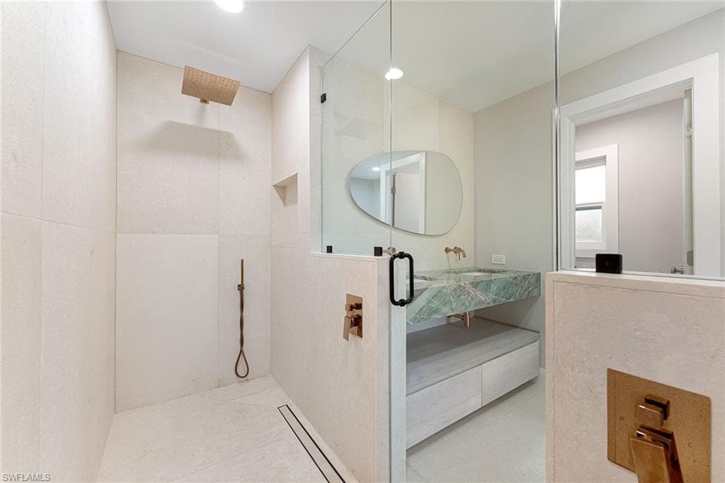 380 Rookery Ct, Marco Island, FL 34145-16