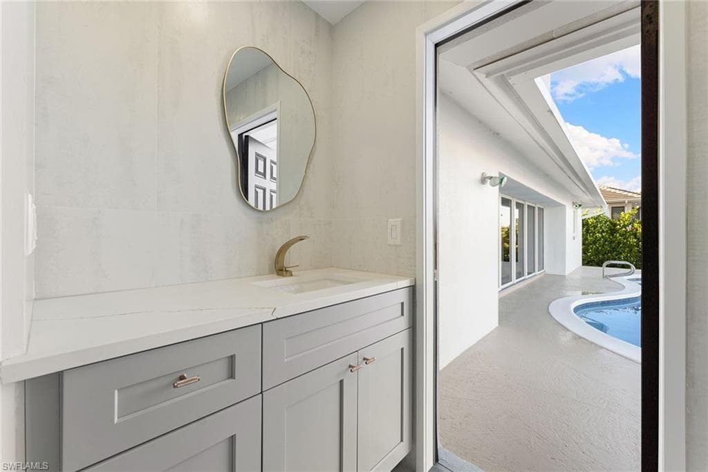 380 Rookery Ct, Marco Island, FL 34145-19