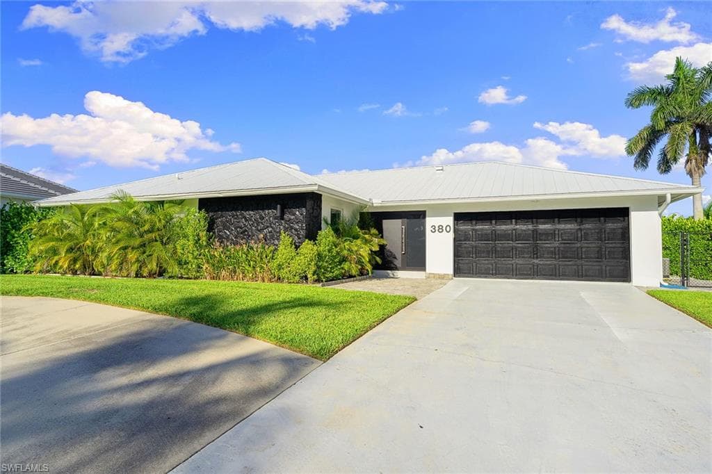 380 Rookery Ct, Marco Island, FL 34145-3