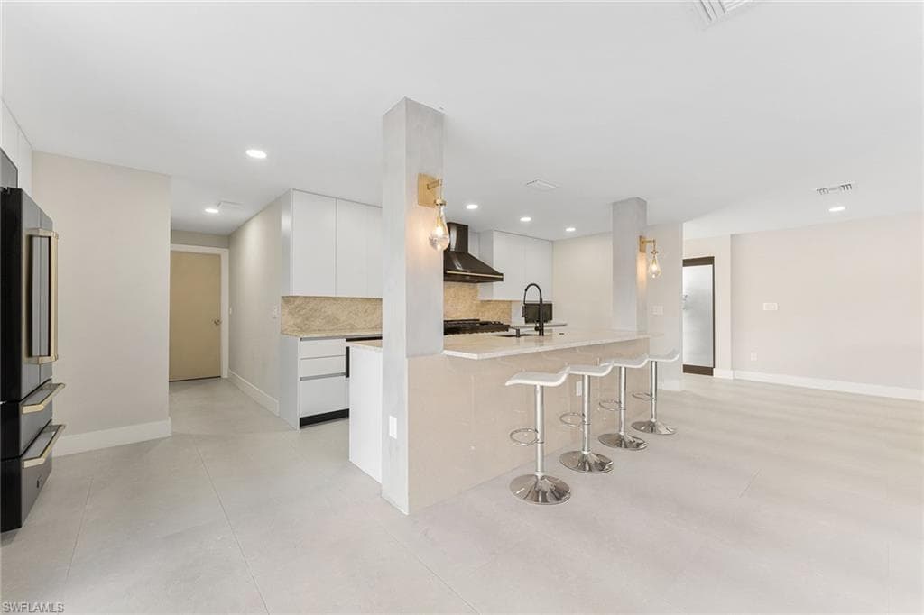 380 Rookery Ct, Marco Island, FL 34145-8