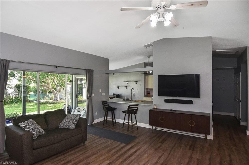 125 27th Ter, Cape Coral, FL 33904-29