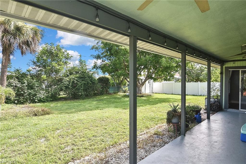 125 27th Ter, Cape Coral, FL 33904-38