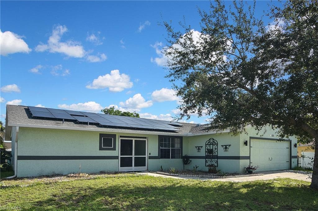 125 27th Ter, Cape Coral, FL 33904-3