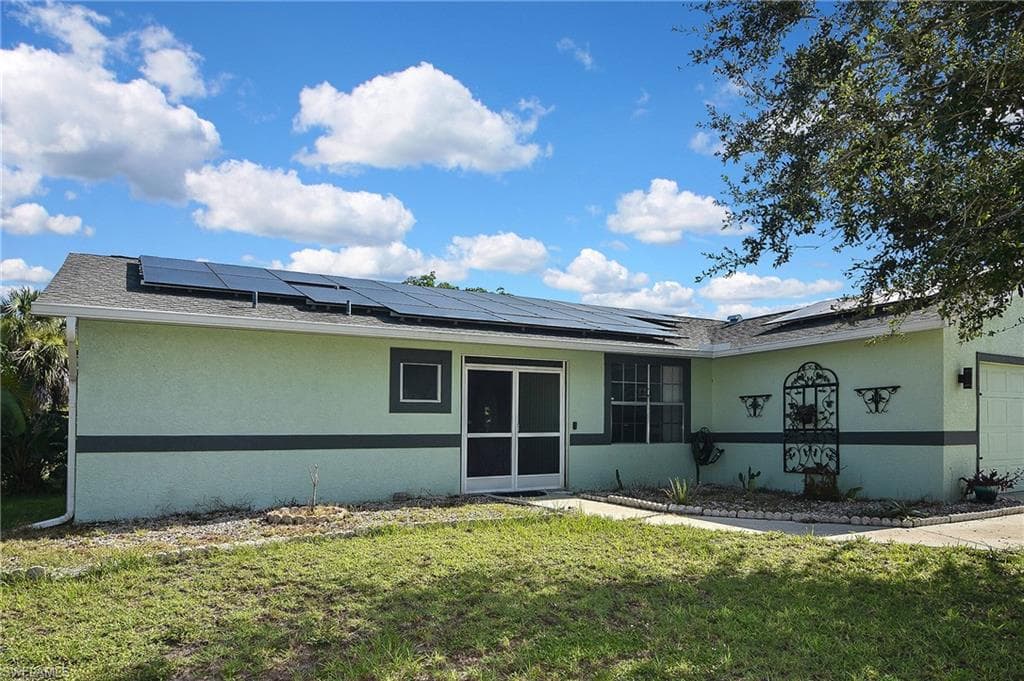 125 27th Ter, Cape Coral, FL 33904-4