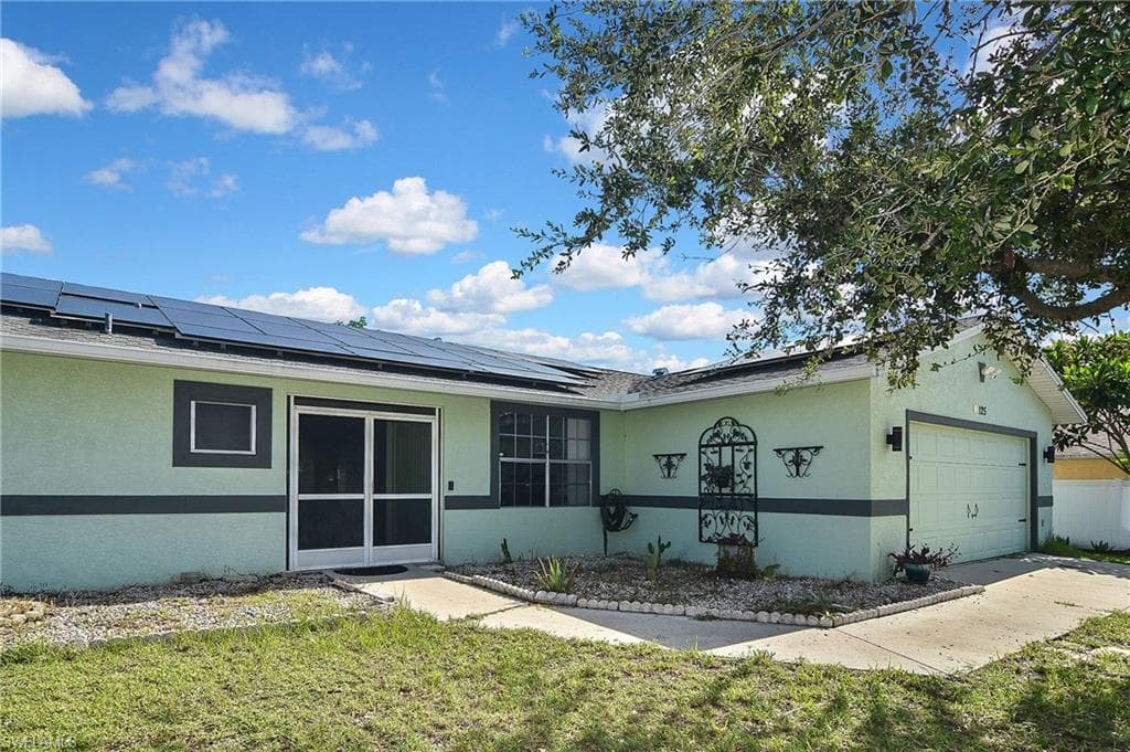 125 27th Ter, Cape Coral, FL 33904-5