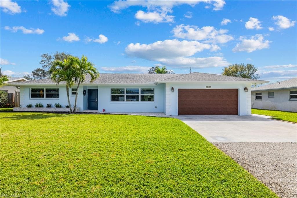 1252 Pompei Ln, Naples, FL 34103-45