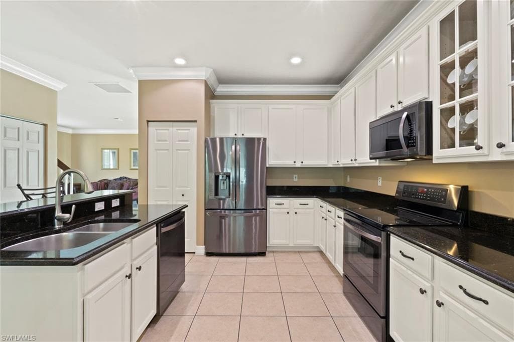 1289 Barrigona Ct, Naples, FL 34119-10