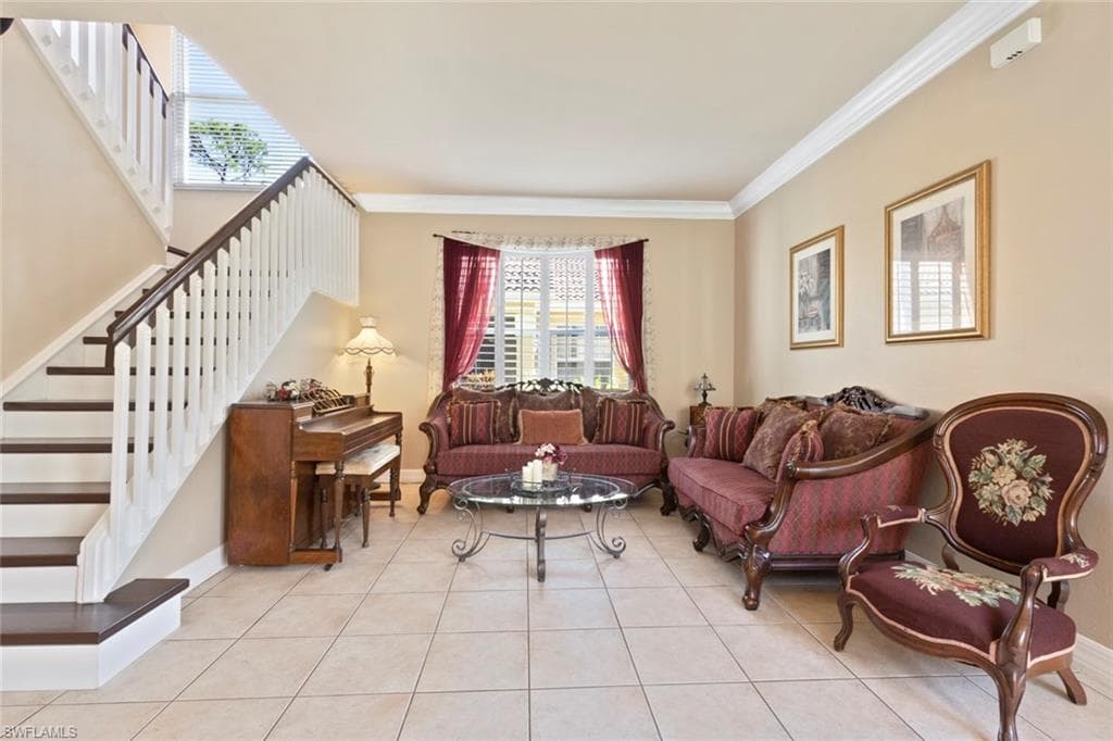 1289 Barrigona Ct, Naples, FL 34119-13