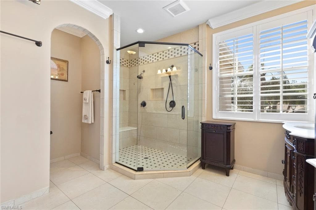 1289 Barrigona Ct, Naples, FL 34119-21