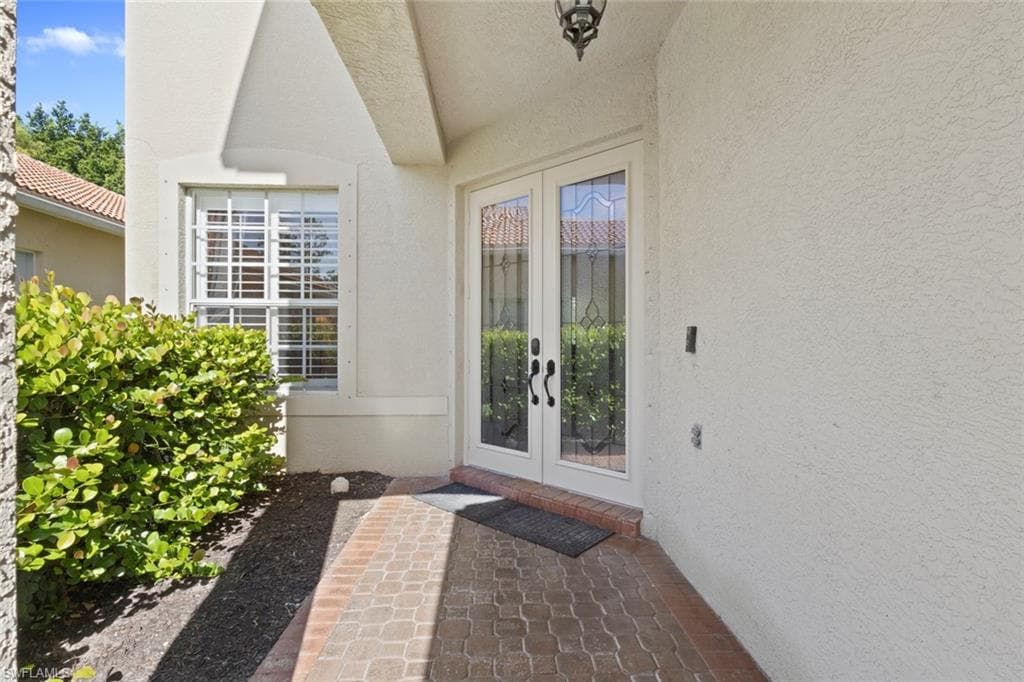 1289 Barrigona Ct, Naples, FL 34119-4