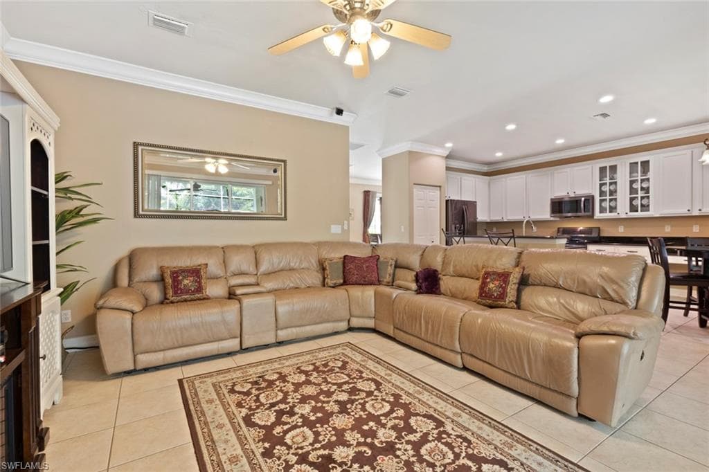 1289 Barrigona Ct, Naples, FL 34119-7