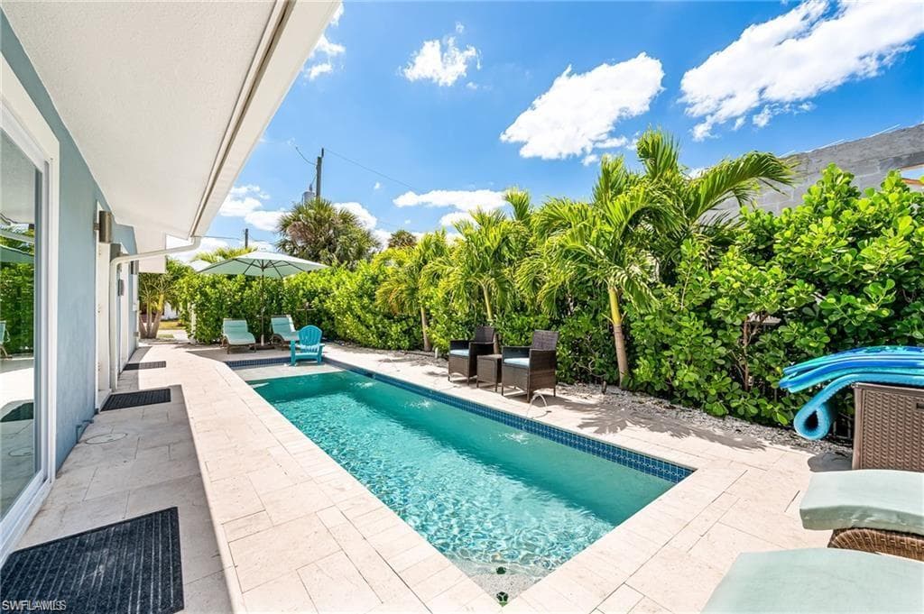 203 1st St, Bonita Springs, FL 34134-33